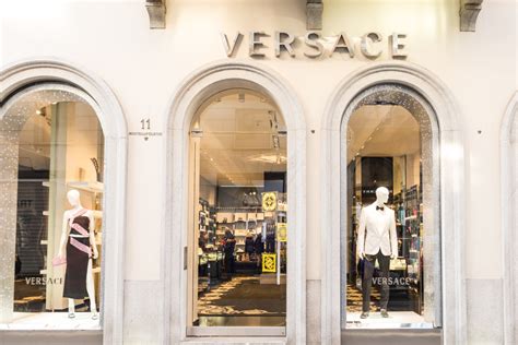 versace outlet stores near me.